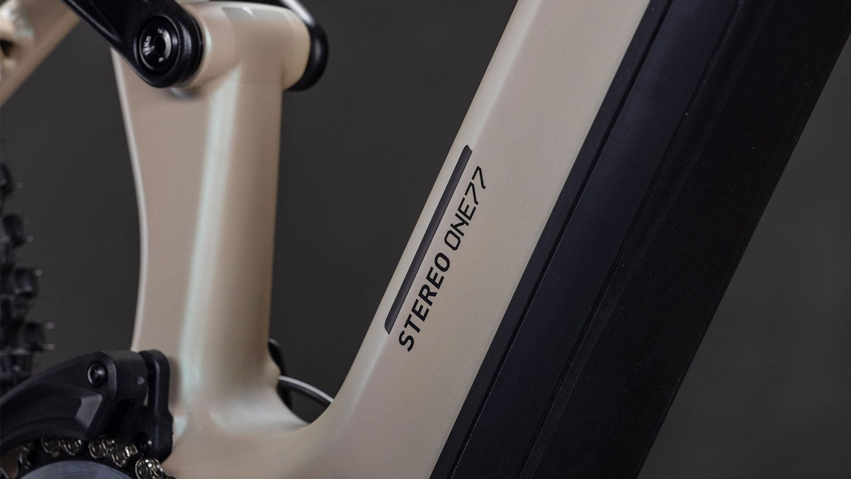 {A524C816-665D-4BD1-A50E-1D946765EF16}
