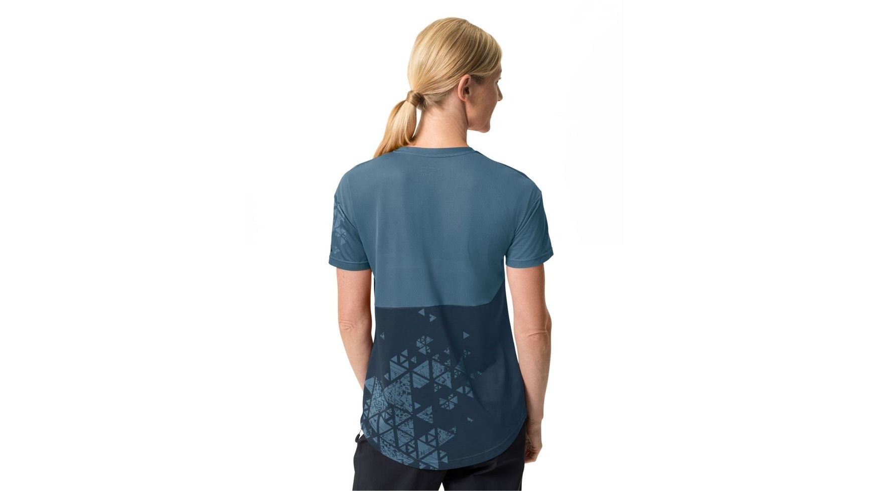 {22A76A95-21C3-422B-89E2-6D54425529FF}